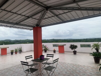 APARTAMENTO CONFORTABLE EN EL CENTRO DE LA CIUDAD CERCA DE TODO, IDEAL FAMILIAS