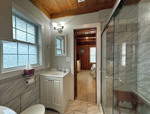 Douche, serviettes fournies
