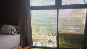 共用宿舍, 男女混合宿舍 | 羽絨被、免費無線上網、床單