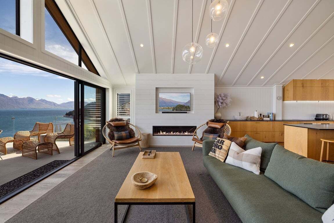 TV, fireplace, stereo