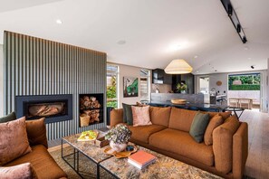 TV, fireplace, books, stereo