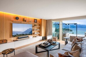 TV, fireplace, books, stereo