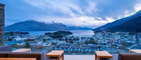 المنطقة المحيطة بالمنشأة