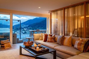 TV, fireplace, books, stereo