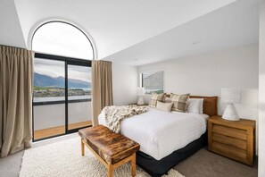 5 habitaciones, tabla de planchar con plancha, cuna de viaje y wifi 