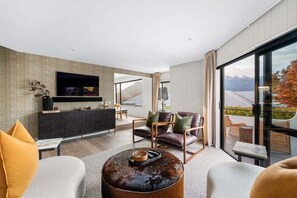 TV, fireplace, stereo