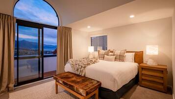 5 bedrooms, iron/ironing board, travel crib, WiFi