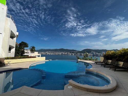 Condo c/ vista espectacular a la bahía de Acapulco