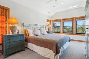 5 bedrooms, internet, bed sheets - Whispering Waves - 5 BR Oceanside Home in Duck w/Private Pool, Dogs Allowed (Duck)