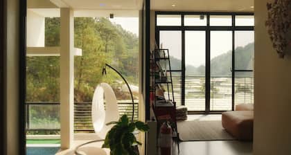 Charming 5-bedroom Villa in Baguio with Heated Dipping Pool :Glass & Green Perch