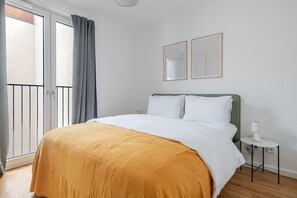 2 habitaciones, tabla de planchar con plancha, wifi y ropa de cama 