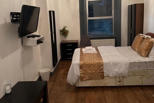 Cozy London House Retreat