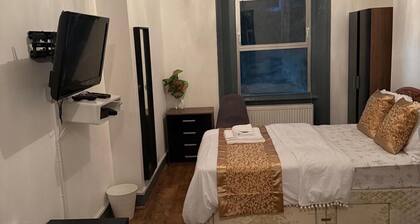 Cozy London House Retreat