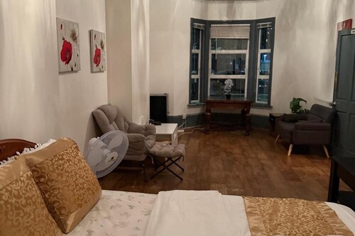 Cozy London House Retreat