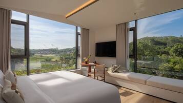 Luxury Double Room, Garden View | Desk, laptop workspace, blackout drapes, soundproofing