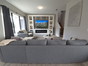 TV, fireplace
