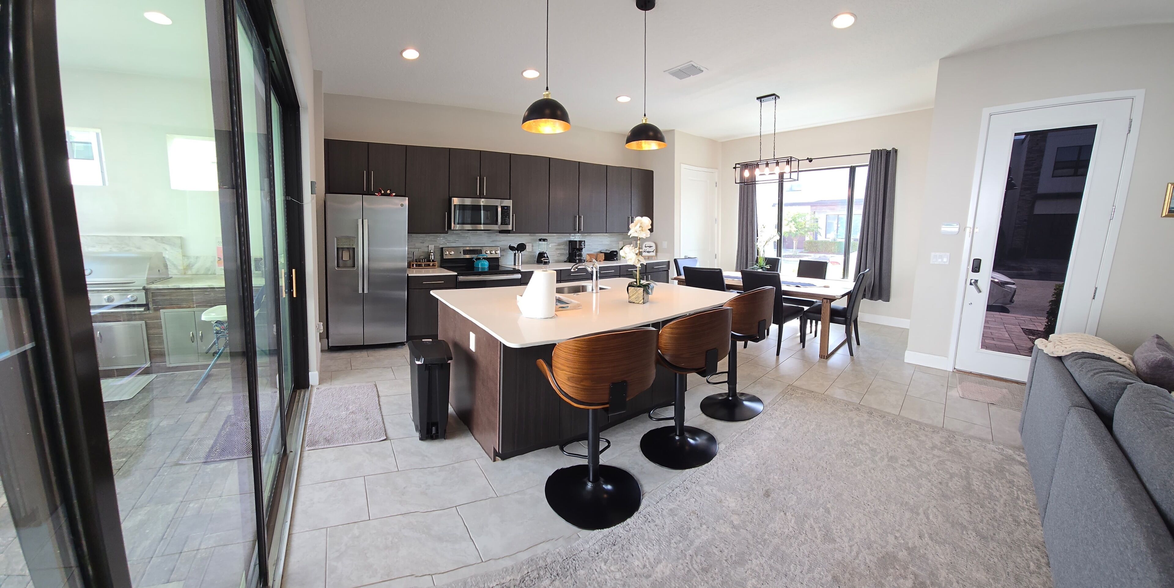 電子レンジ、オーブン、コンロ、食器洗い機