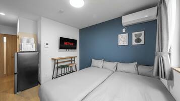 Iron/ironing board, free WiFi