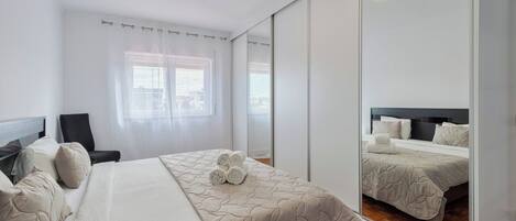 3 bedrooms, iron/ironing board, travel crib, WiFi