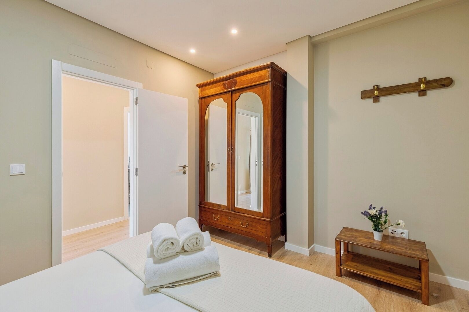 2 多间卧室、熨斗/熨衣  板、旅行婴儿床、WiFi