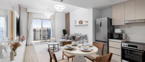 Deluxe Apartment, Non Smoking, Canal View | Private kitchen