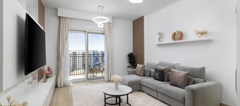 Maison Privee - Sleek Yas Getaway w/ Ferrari World and Canal Views