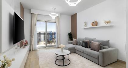 Maison Privee - Sleek Yas Getaway w/ Ferrari World and Canal Views