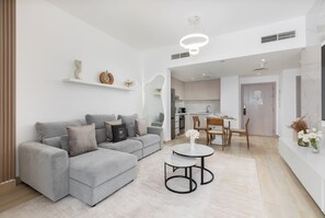 Deluxe Apartment, Non Smoking, Canal View | Ruang tamu