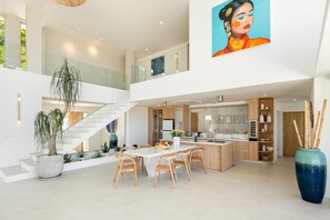 Coffee/tea maker, cookware/dishes/utensils