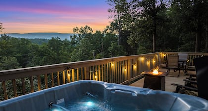 Romantic 2-bedroom cabin, Hot tub, views, Firepit, Arcade, Grill