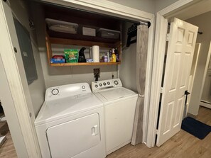 Interior - Near Providence College 2 Bed w/Laundry & Parking (Providence)