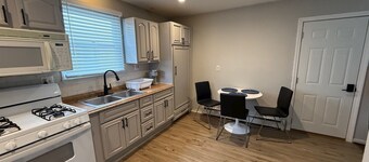 Near Providence College 2 Bed w/Laundry & Parking