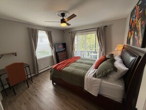 2 bedrooms, desk, iron/ironing board, free WiFi