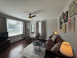 スマートテレビ、テレビゲーム、書庫