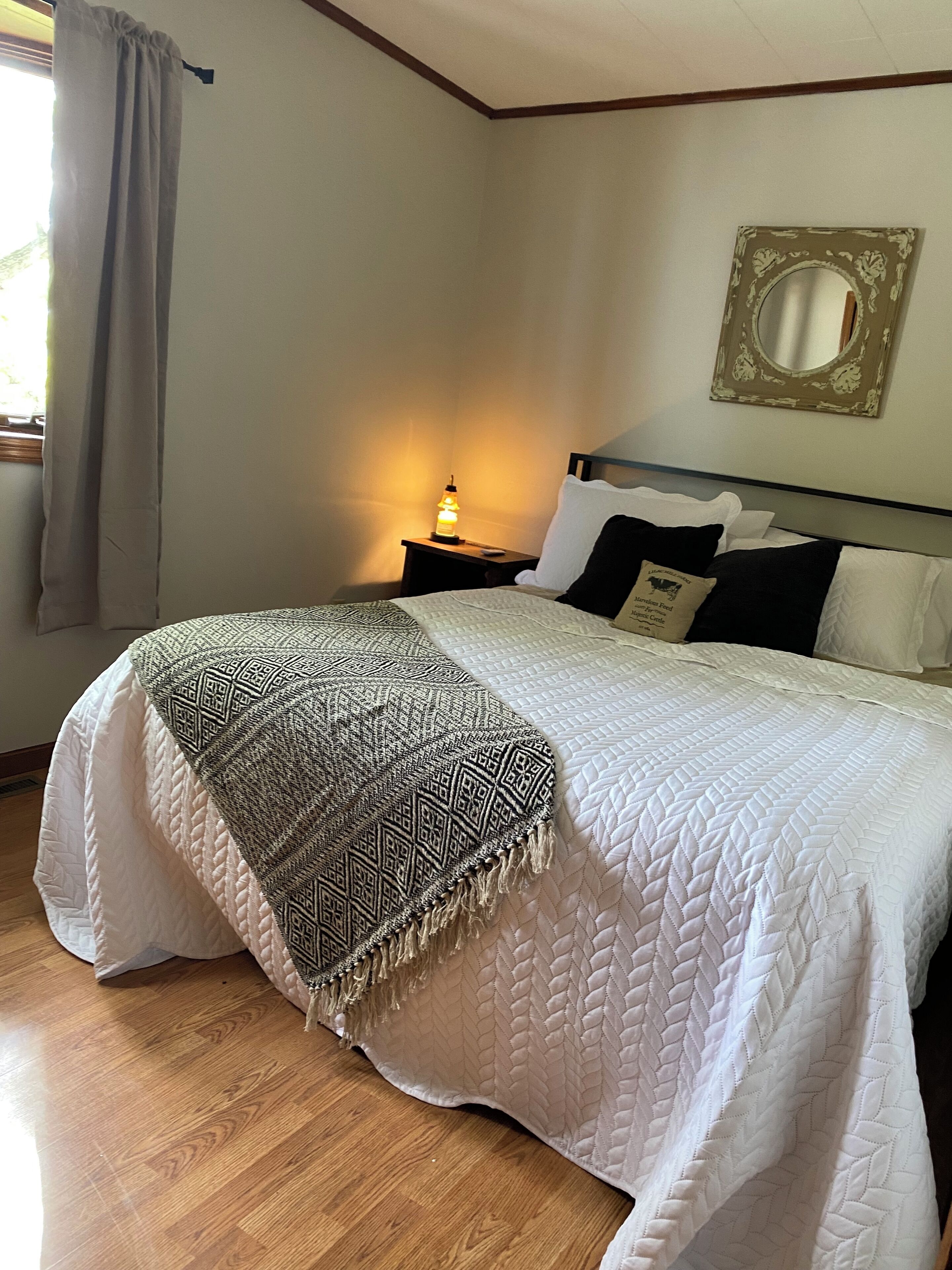 2 bedrooms, iron/ironing board, WiFi, bed sheets