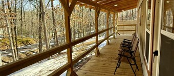 Redbud Roost-2 Bedroom Getaway