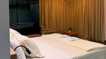 Luxury Suite, Pool View