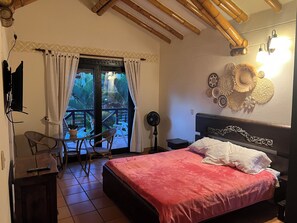 3 bedrooms, internet, bed sheets