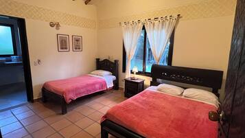 3 bedrooms, internet, bed sheets