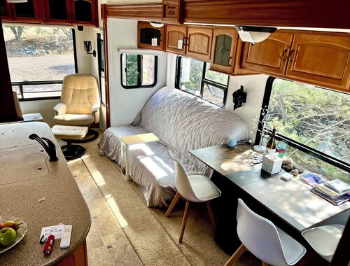 Cozy, private, big 1 bedroom RV.  Walk to Crestone Ziggurat