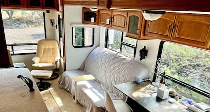 Cozy, private, big 1 bedroom RV. Walk to Crestone Ziggurat