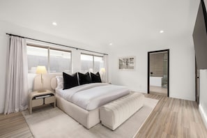 4 bedrooms, desk, iron/ironing board, free WiFi