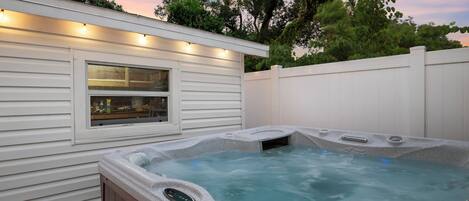 Tina de hidromasaje al aire libre