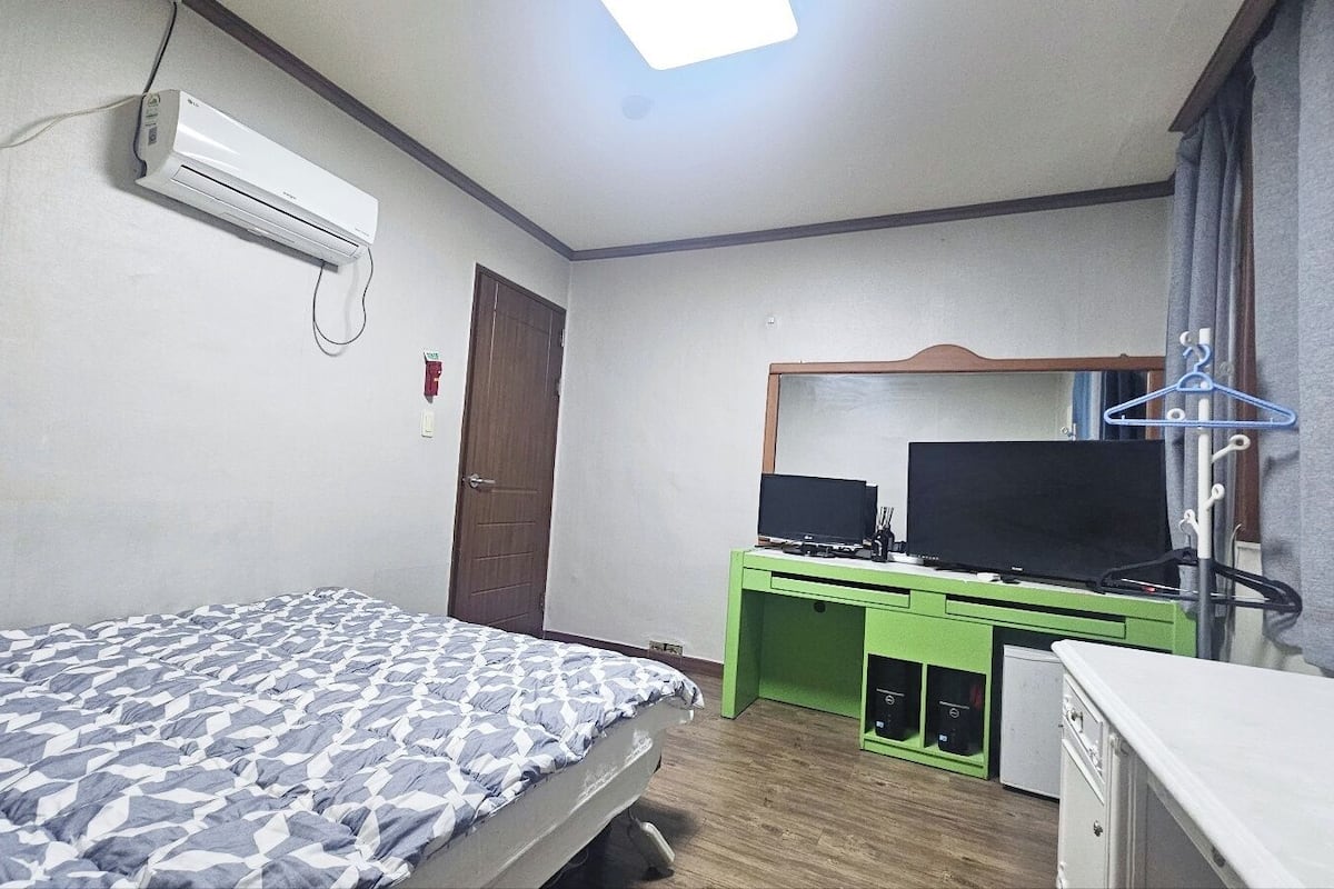 Standard Double Room, City View | Free WiFi