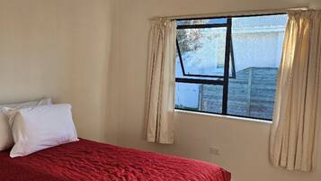 3 bedrooms, iron/ironing board, WiFi