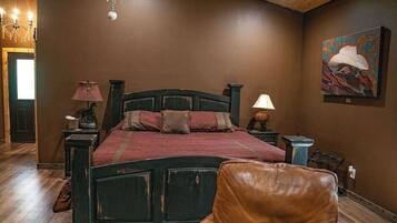 1 bedroom, iron/ironing board, travel crib, free WiFi