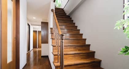 3 stations 8 min from Shinjuku/3 min walk from station/130 sq.m./4 bedrooms/7 beds/Direct access to Tokyo, Shinjuku, Akihabara/3 min walk from nearest station/apartment hotel for 1 group/as a base for sightseeing in Tokyo