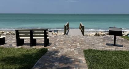 Tamarind – 2BR Condo with Lemon Bay Views