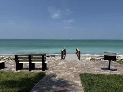 Tamarind – 2BR Condo with Lemon Bay Views