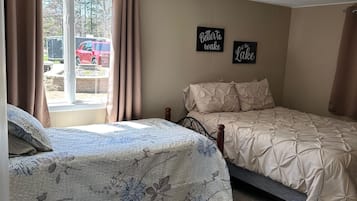 2 bedrooms, WiFi, bed sheets, wheelchair access